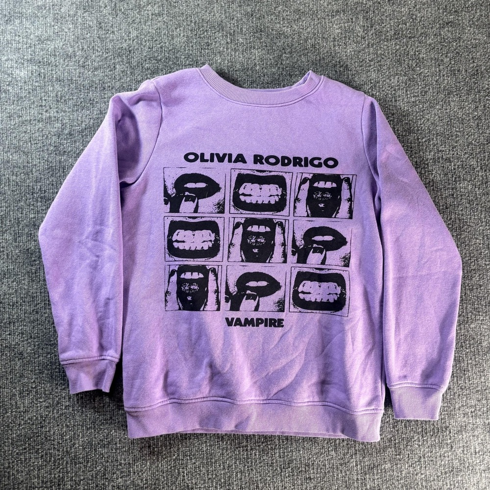 Olivia Rodrigo Sweatshirt Womens Small Purple Vampire Graphic Fleece‎ Pullover